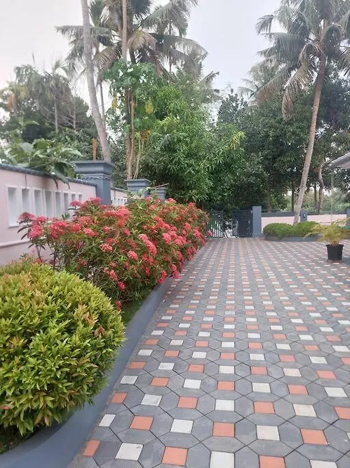 Alwaye Elegant River Front Villa Near Airport Kochi.