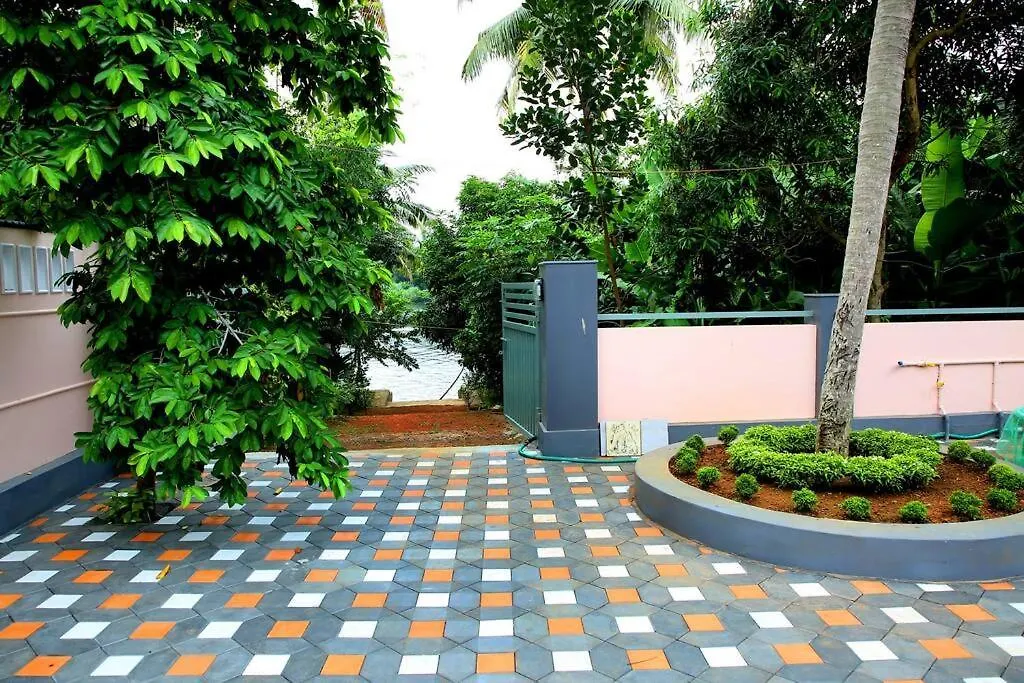 Alwaye Elegant River Front Villa Near Airport Kochi.